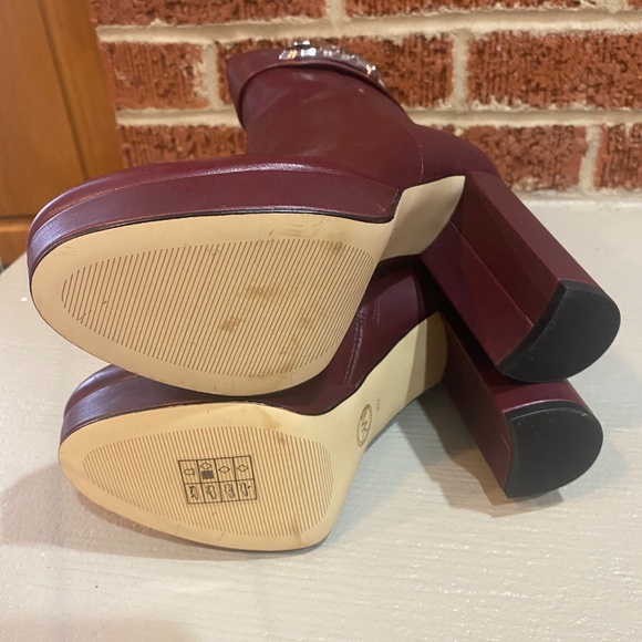 Michael Kors Parker Leather Boot - Picture 4 of 6